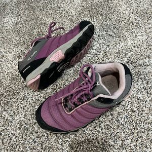 Columbia omnigrip waterproof hiking shoes size 4